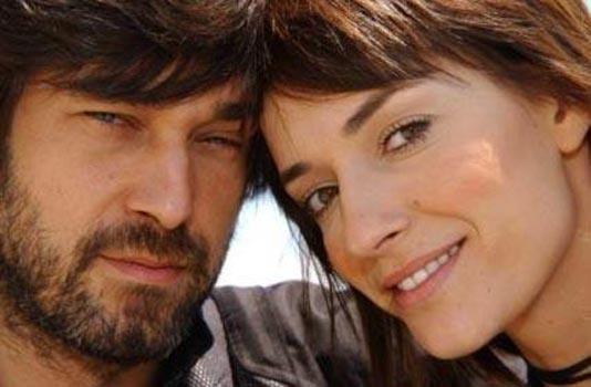 SEMA MEK- BURAK HAKKI    Sema imek ile Burak Hakk`nn ilk karlamalar meslek gerei katldklar bir alta gerekleti. Sonra bir yl boyunca hi grmediler. Ta ki Best Model yarmasna kadar. 10 gnlk kamp sresince sabah, akam olmak zere defalarca selamlat ift. Ama nhi konumadlar.