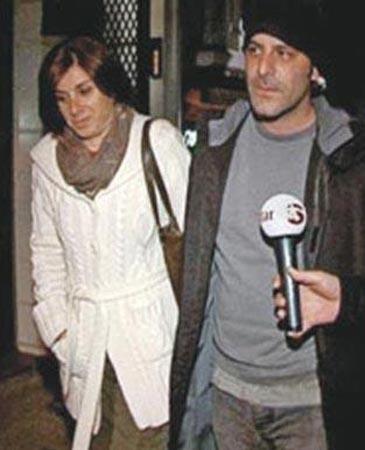 Gven o sralar yldz yeni parlayan deneyimsiz bir oyuncuydu. Dizideki performansyla milyonlarn kalbini kazand. Elbette dizinin ynetmeni Trkan Derya'nn da. ift ksa srede evlendi. Mutluluklar 5 yl srd. nl ift 2010 ylnda yollarn ayrd.  Gven iftinin bir erkek ocuklar var.