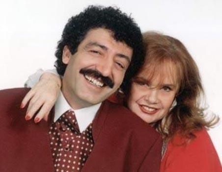 Araya giren yetkililer Grses`i ikna edince ertesi akam hep beraber zr yemeine klr ve iliki balad. Nur ve Grses'in ak "byk nefretlerden byk aklar doar" deyiini dorulayacak trden.