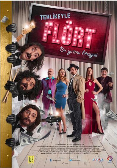 "Tehlikeyle Flrt"  <br>  Mete Horozolu, Ezel Akay, Ozan Kotra ile Fuat Gner`n oynad "Tehlikeyle Flrt"n ynetmenliini Murat eny yapt. Filmde, Rock grubu "Flrt" yeleri Ozan Kotra, aatay Kehribar ve Hakan alar`n canlandrd, plak yapma hayalinin peinden giden  mahalle delikanlsnn kartklar komik olaylar anlatlyor.