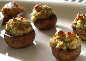 15 &#8211; Frnda kaarl mantar  <br>  6-7 adet orta byklkteki mantar ykayn, saplarn karn ve kk, topraktan bir kaba  dizin. lerine az miktarda rendelenmi kaar peyniri koyun. Bir tatl ka zeytinyan zerinde gezdirin ve frna srn. Doyurucu olduu kadar lezzetli olan bu pratik attrmay  hazrlamak fazla vaktinizi almayacak.