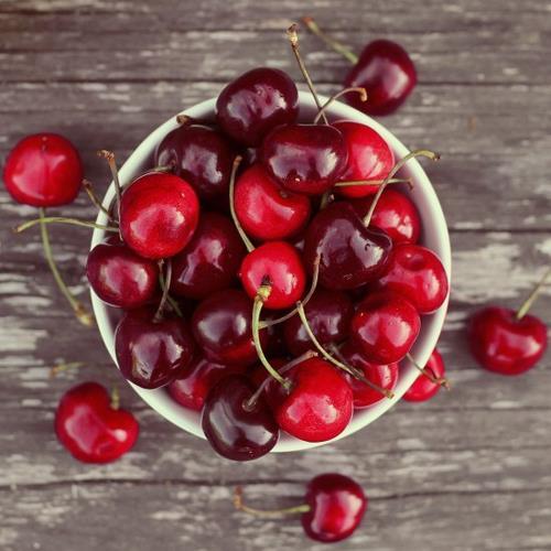 17 - 1 kase dolusu kiraz<br>    Haziran ay tam da kirazn en bol ve lezzetli olduu mevsim. Kan sulandrp temizleyen bu lezzetli meyve ayn zamanda ar kesici zellie de sahip.