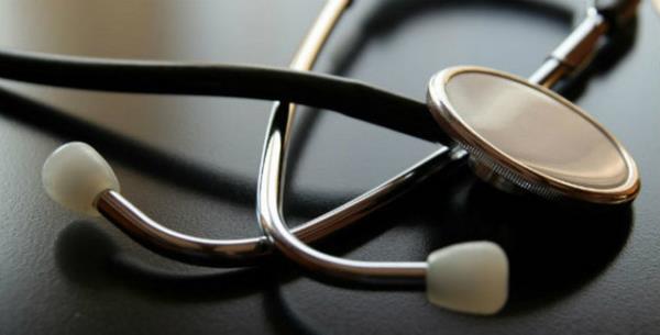 Yani devlet hastanelerinde alan ve maalarnn dnda dner sermayeden ek deme alan doktor ve eczaclarn yararland imknlar bylece SGK bnyesinde grevli yaklak 800 kiiye de salanm olacak.