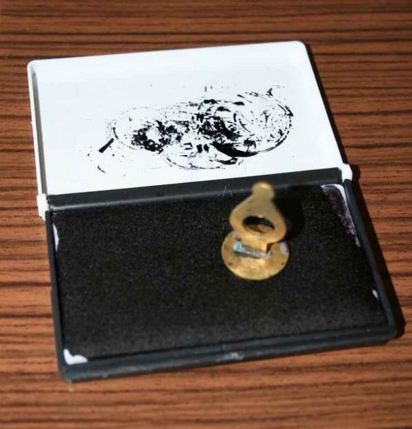 Ancak emekli olanlar bu paray tam alacaklar, emekli olmayan ve SGK'ya prim demeyenlerin maalarndan yaklak 330 lira prim kesilecek.