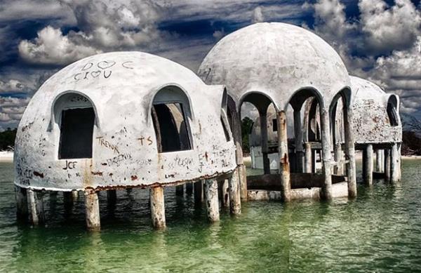 Gneybat Florida'da terk edilmi kubbe evler