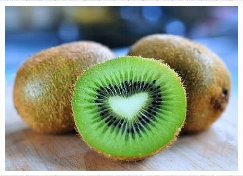 Kivi: Antioksidan koruma salar.