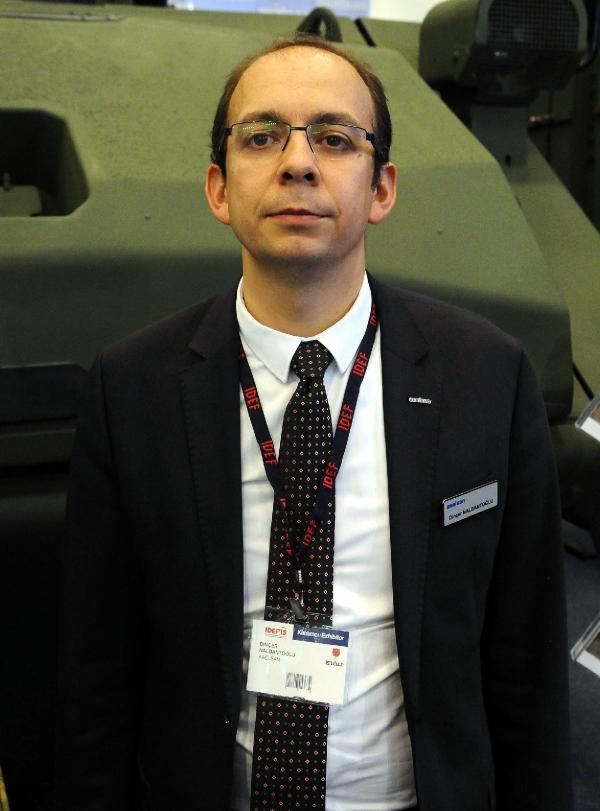 35 MM HAVA SAVUNMA PARACIKLI MHMMAT ATIYOR    ASELSAN tarafndan fuarda sergilenen KORKUT Kunda Motorlu Namlulu Alak rtifa Hava Savunma Silah Sistemi de hareketli unsurlar ile mekanize birliklerin hava savunmasnn etkin bir ekilde gerekletirilmesi amacyla gelitirilmi bir hava savunma sistemi. KORKUT sistemi , 3 Silah Sistem Arac (SSA) VE 1 Komuta Kontrol Arac&#8217;ndan (KKA) oluan takmlarla grev yapyor. KORKUT-SSA, yine ASELSAN tarafndan gelitirilen 35 mm parackl mhimmat atma kabiliyetine sahip. Parackl mhimmat; 35 mm hava savunma toplarnn grevlerini havadan karada fzeler, seyir fzeleri ve insansz hava aralar gibi gncel hava hedeflerine kar etkin olarak icra edebilmelerine imkan salamakta.