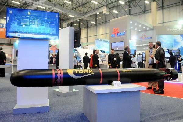 DNYA PAZARINDA BU ZELLKLERE SAHP SATILAN BR RN BULUNMAMAKTA    <br>    TORK proje yneticisi Ebru Akgn, ASELSAN olarak bu sene Savunma Sanayi Fuarna yeni rnmz olan Torpido'ya Kar Savunma Torpidosu'nu (TORK), lansman rn olarak sergilediklerini belirterek, unlar syledi: