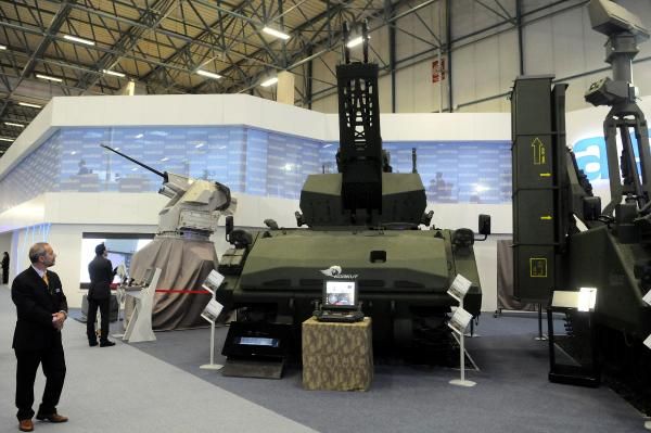 "KORKUT, 35 millimetrelik parackl akll mhimmat kullanyor. KORKUT'un bu mhimmat ve sistemi kullanmas uaklara ve helikopterlere kar ve ayn zamanda havadan karaya fzelere, seyir fzelerine, insansz hava aralarna kar etkili bir sistem haline getirmektedir."