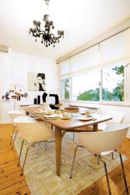 Birka kirac deitiren bu ev de sanki beni beklermi gibi yllarca bo kald. Sonra Trkiye Eitim Gnllleri Vakf&#8217;nn bir almas iin gittiim Eskiehir&#8217;de bir rya grdm.