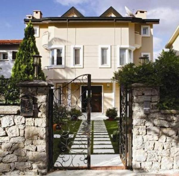 NLLER BU EVLERDE YAIYOR<br> te Trkiye'de gsteri dnyasnn nlleri ve beenilerini yanstan rya gibi evleri.