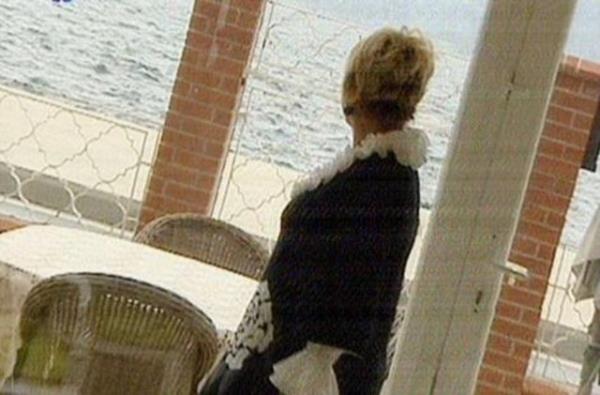 nl arkc yeni evinin manzarasndan olduka memnun olduunu ancak evin kendisine kk geldiini syledi.