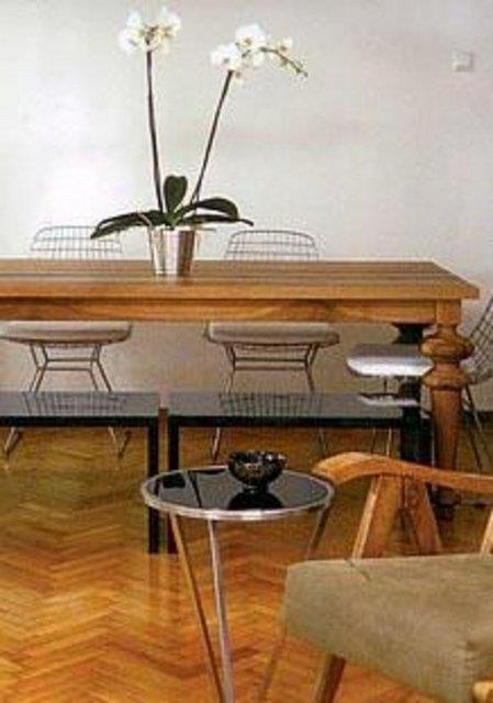 Spiker Burcu Esmersoy'un Emirgan'da ksa bir sre nce tand evi.