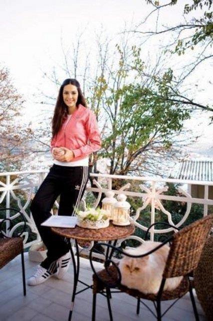 ok severdim bu evi. Aradan yllar geti, ablam Amerika'ya tand.