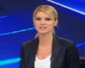 ift, filmin konusunu okurken Tanren'in canlandrd karakterin mesleinin polislik olduunu syledi. Bu arada usta aktr "Polis deil inaat" deyince ift de glmseyerek "yanl istihbarat" dedi.