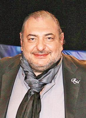 Deneyimli haberci Reha Muhtar, hem doal sunumu hem de zaman zaman yapt glmseten gaflarla bir dnem ekrana damgasn vurmutu