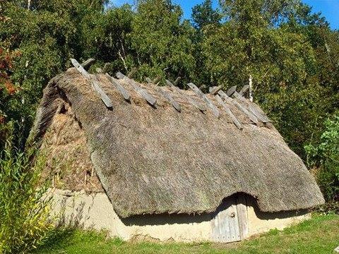 Pencere vergisi  <br>  Yine ngiltere tarafndan uygulanan baka bir vergi de pencere vergisiydi. 1696'da yrrle giren vergi sonrasnda evlerde ok az pencere yaplmaya baland. nsan saln tehdit ettii anlalan uygulamaya 1851'de son verildi.