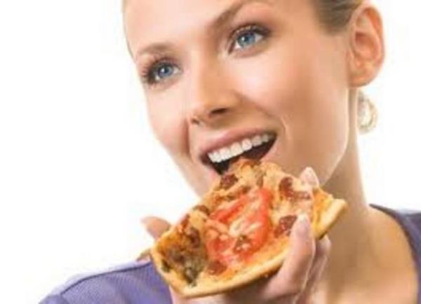 Yemekle beraber alnan iecek hzl doyuma sebep olur.