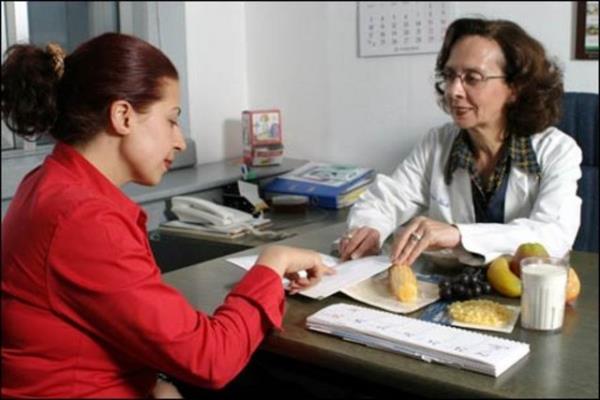 Diyetle gnlk alnan toplam enerjinin harcanan enerjiden daha az olmas veya alnan besinlerin vcut tarafndan kullanlmamas durumunda zayf olma halinin ortaya kacan belirten Dyt. efika Aydn Seluk, "Bunun dnda zayf olma nedenleri arasnda sindirim sistemi bozukluklar vardr dedi.