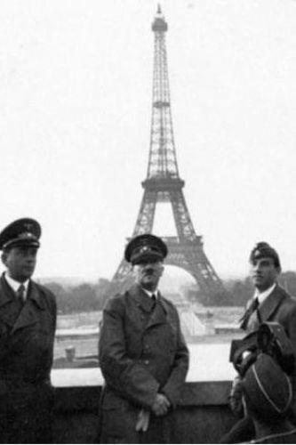 23 Haziran 1940 tarihinde Adolf Hitler'in, Albert Speer ile Paris'e yapt gezi srasnda ekilen fotoraf tarihinin unutulmazlar arasnda.