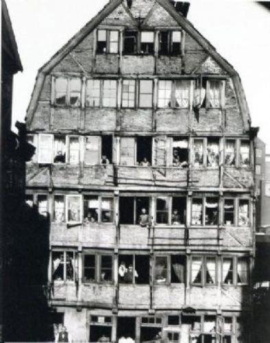1904 ylnda Hamburg'ta bir apartman.