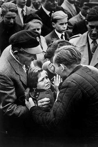 1956 Helmuth Pirathkinci Dnya Sava srasnda Sovyetler Birlii tarafndan esir alnan bir Alman'n yllar sonra kzyla bulumas Pirath'a Pulitzer dl kazandrd.