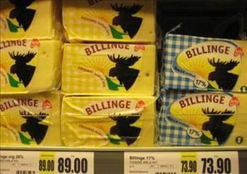 Geyik st peyniri Geyik stnden yaplan peynirin 450 gram tam 500 dolar civarnda olabiliyor. Bu kadar pahal olmasnn nedeni ise, peynirin sadece kuzey isvete bulunan zel bir geyik iftliinde retiliyor olmas. St sadece Mays ve Eyll aylarnda retilebiliyor.