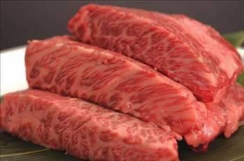 Wagyu sr eti Dnyann en pahal sr eti &#8216;Wagyu&#8217; ineklerinde bulunuyor. Bu Japon inekleri en iyi ekilde besleniyor.