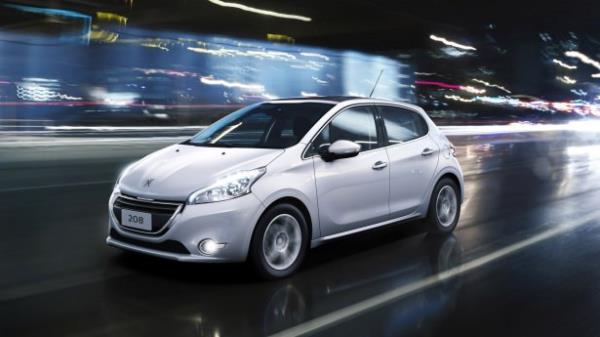 <p>PEUGEOT 208</p>          <p>Peugeot, 208'i, 15 bin lira 15 ay sfr faiz avantajyla mterileriyle buluturuyor.</p>