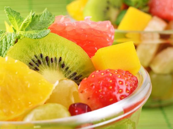 Meyve abuk acktrr  <br>  Meyvelerin ieriindeki karbonhidratn tr basit olmas sebebi ile daha bilinli tketilmesi gerektiini anlatan Seluk, &#8220;nk basit eker ieren besinler kan ekerini hzla ykseltip hzla dren etkiye sahiptir. Bu balamda meyvelerin glisemik indeksi gz nnde bulundurulmal.