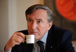 Blent Eczacba         <br>Londra niversitesi mezunu ve ABD&#8217;de Massachusetts Institute of Technology&#8217;den kimya mhendislii dalnda master sahibi.