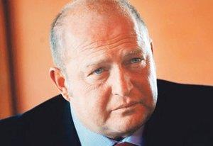 Mustafa KO       <br>  Ko Holding Ynetim Kurulu Bakan olan Ko, Amerika&#8217;da Washington niversitesi mezunu.