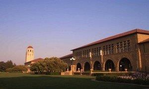 Ayrca, Phil Knight, Hewlett-Packard kurucular William Hewlett ve David Packard, Tiger Woods ve Yahoo e-kurucusu ve eski CEO'su Jerry Yang gibi pek ok milyarder Stanfor'dan mezun olmutur.