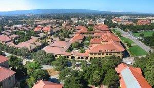 2- Stanford niversitesi     <br>    Eski ABD Bakan Herbert Hoover'n yan sra, Gney Afrikal giriimci Elon Musk bu niversiteden mezundur.