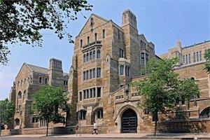 3 - Yale niversitesi     <br>    Okuldan 20 milyarder mezun oldu.