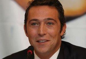 Ali Ko     <br>    1995 - 1997 ABD' de Mastern Harvard niversitesi Boston Massachusetts letme Fakltesi'nde yapt. 1985 - 1989 ABD Texas'da Rice niversitesi Houston letme Fakltesi'ni bitirdi.