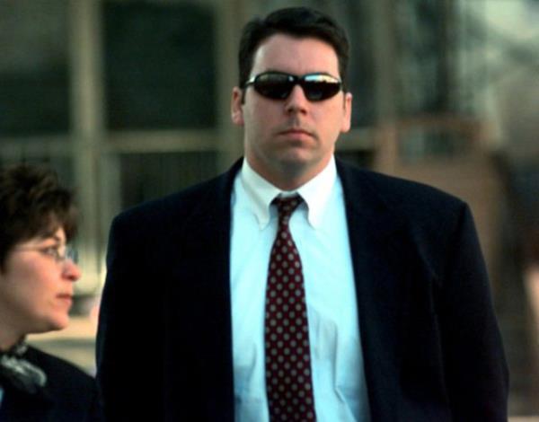 Melissa<br>  Floridal egzotik dansnn adnn verildii virs 1999 ylnda David L. Smith tarafndan oluturuldu. Pornografik siteler iin ifrelerin bir listesinin olduu iddia edilen virsl Word belgesinin, alt.sex usenet grup zerinde yaynland.