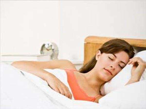 Hemen uyumayn:<br>  Yemein hemen ardndan uyumak da sindirim sisteminin yeterince alamamasna ve barsak iltihaplanmalarna ve mide rahatszlklarna sebep olur.