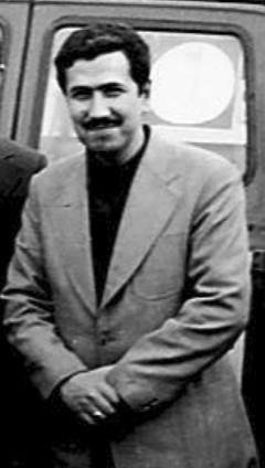 Babakan Yardmcs Blent Arn'n genlik dnemine ait fotoraf da bulunuyor.