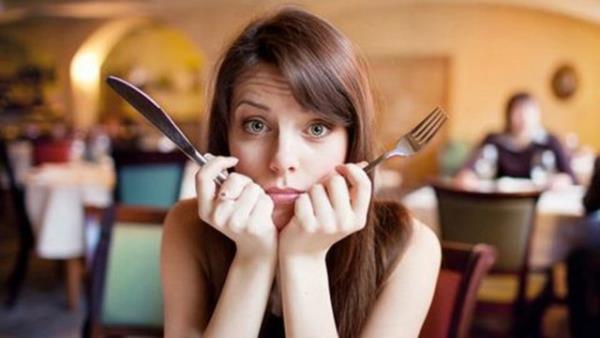 4)Kalori sayma konusunda takntl olmayn. Kilo kaybnda kalori kstlamas tek kstas deildir, yediklerimizin ierii, miktar, zaman, kombinasyonu, vcutta metabolizma olma hz ve verimi ile hazrlama ekli de ok nemlidir.