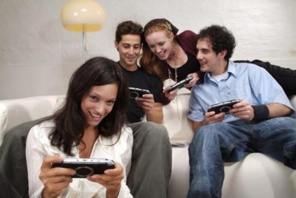 19) ok fazla televizyon izleyerek, playstation oynayarak veya bilgisayarda alma saatlerini uzatarak fiziksel aktivite zamanndan almak.