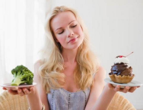 27) Zayflamak iin sevdiiniz yiyeceklere tamamen veda etmek. Ara sra kendinizi dllendirin. Motivasyonunuzu tetikleyecektir.