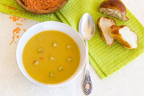 Mercimek orbas    <br>Kandaki kt kolesterol dzeyini drr: Bylece kalp krizi geirme rizikosunu azaltr; kalp dostu bir besin olduunu kantlar.Yksek oranda lif iermesi nedeniyle mercimek eker hastalar iin deerli bir besindir: nk inslin ve kan ekerini drr.  Yksek lif ieriiyle peklie iyi gelir ve kaln barsaklarn almasn dzene sokar. Hemoroit ve dier kaln barsak sorunlarnda iyiletirici etkiler yapar.