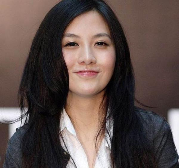 1-  24 yandaki Prenna Kei'nin 1.3 milyar dolarlk servetiyle dnyann en gen milyarderi nvann elinde tutuyor