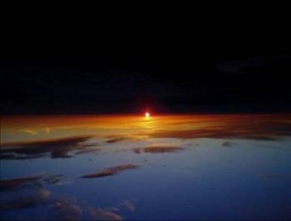 Allah Hz. Adem'i yarattktan 40 yl sonra gklere kartm