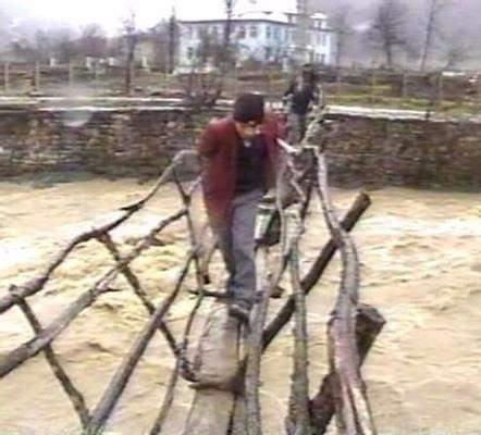 Daha nce Trkiye'nin eitli yerlerinden objektiflere yansyan dier kprler...