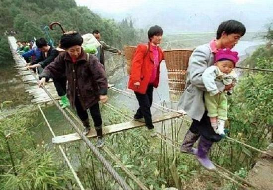 te dnyann drt bir yannda zerinden gemesi cesaret isteyen kprler...