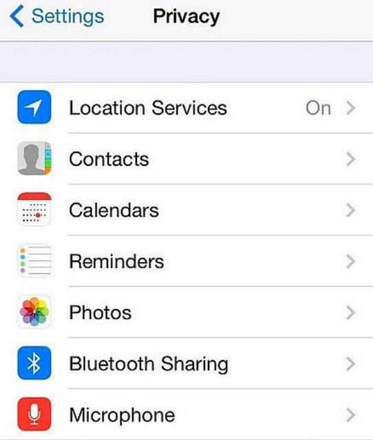 Burada konumunuzu gncellemek iin GPS kullanan uygulamalarn tamamn greceksiniz. "iPhone'umu Bul" gibi ak olmas mecburi olan uygulamalar dnda gerekli olmayan ve arjnz tketen uygulamalar kapatn.