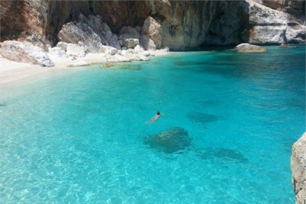 KRSTAL BERRAKLIKTA 12 PLAJ<br>    Seyahat sitesi TripAdvisor dnyadaki sular ve kumlaryla kristal kadar berrak olan plajlar sralad  Cala Mariolu Sardinya, talya