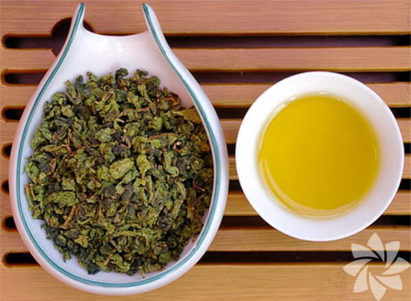 <p><b>Oolong ay </b></p>  <p>Siyah ve yeil ay gibi "camellia sinesis" bitkisinin yapraklarndan elde edilen oolong ay metabolizmay hzlandryor ve yan sindirimini kolaylatryor.</p>